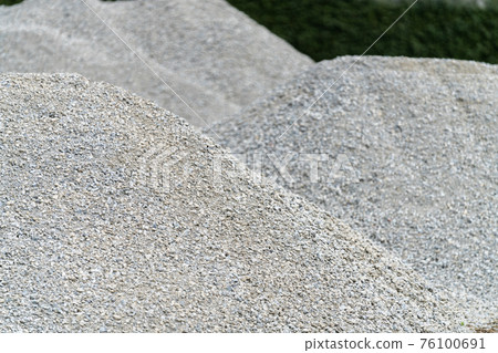 Gravel and crushed stone unloaded from the dump 76100691