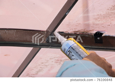 Garage roof repair 76100848