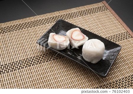 Strawberry Daifuku (Shiroan) 76102403