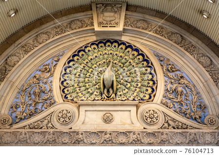 Peacock decoration on the wall of Daimaru Shinsaibashi store (Shinsaibashi / Osaka) 76104713