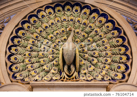 大丸心齋橋店（心齋橋/大阪）牆上的孔雀裝飾 76104714