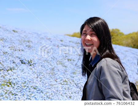 Nemophila of Hitachi Seaside Park 76106432