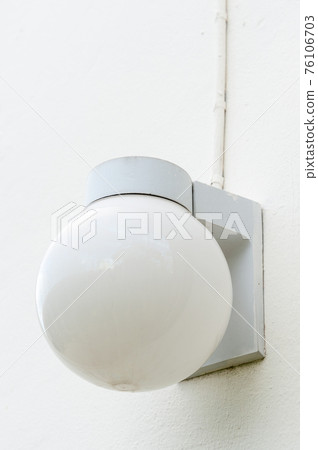 old rounded wall lamp 76106703