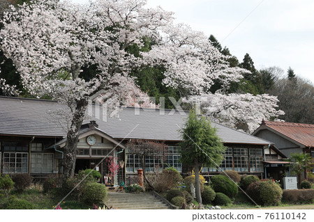 茨城縣醍醐町春天的原宇和岡小學 茨城縣醍醐町春天的原宇和岡小學 76110142