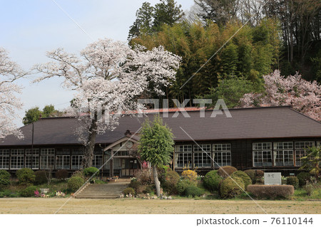 茨城縣醍醐町春天的原宇和岡小學 茨城縣醍醐町春天的原宇和岡小學 76110144
