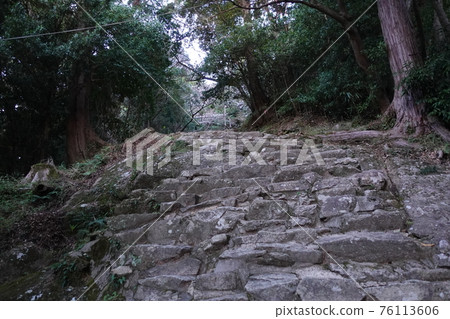 熊野信仰的發源地“神倉神社”參拜道的石階 76113606