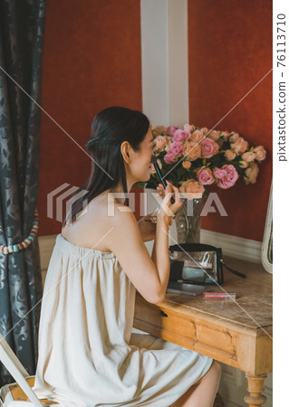 美女太太 76113710