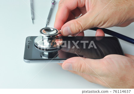 Smartphone and stethoscope. Diagnostic, repair and service. 76114637
