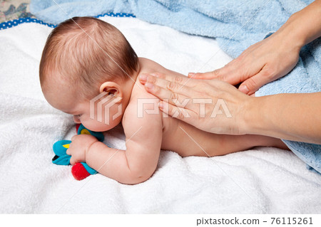 Baby back massage Baby back massage 76115261