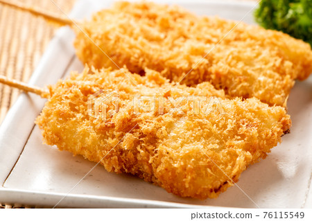 Kushi cutlet (fried skewers). 76115549