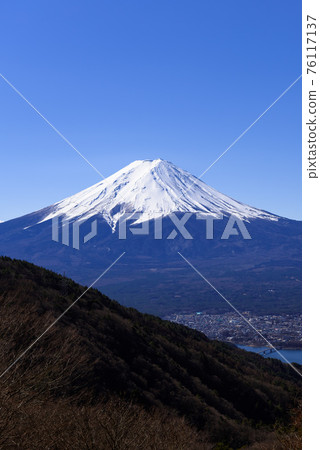 Mt. Fuji seen from Misaka Pass Mt. Fuji seen from Misaka Pass 76117137