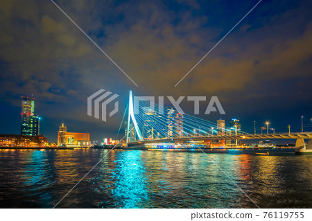 View of Erasmus Bridge Erasmusbrug and Rotterdam skyline. Rotterdam, Netherlands 76119755