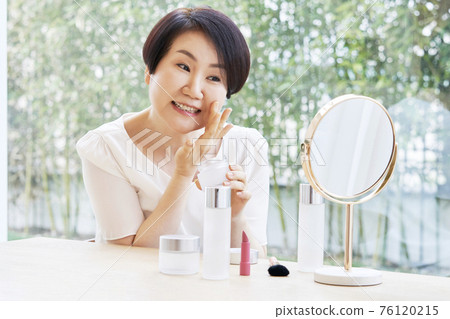 美容、美容、保養、中年 美容、美容、保養、中年 76120215