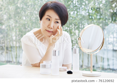 Beauty, Cosmetics, Skin Care, Middle Age Beauty, Cosmetics, Skin Care, Middle Age 76120692