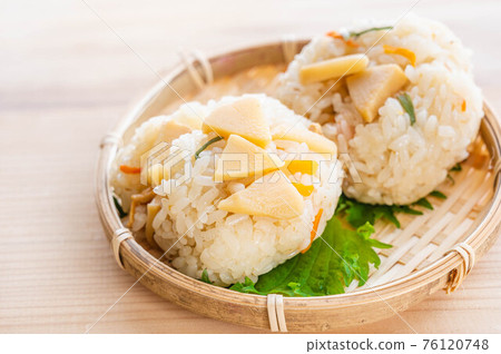 Bamboo shoot rice ball 76120748