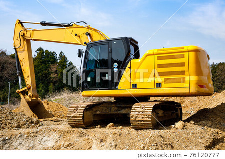 Construction machinery, construction vehicles, heavy machinery, power shovels, backhoes 76120777