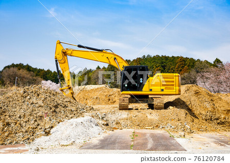 Construction machinery, construction vehicles, heavy machinery, power shovels, backhoes Construction machinery, construction vehicles, heavy machinery, power shovels, backhoes 76120784