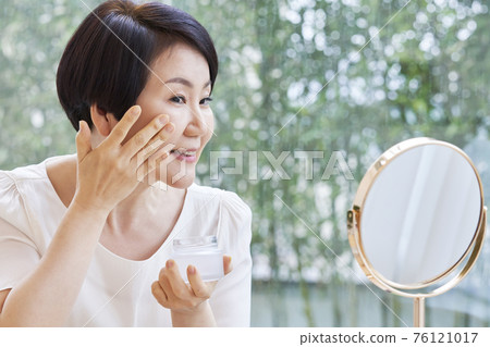 美容、美容、保養、中年 美容、美容、保養、中年 76121017