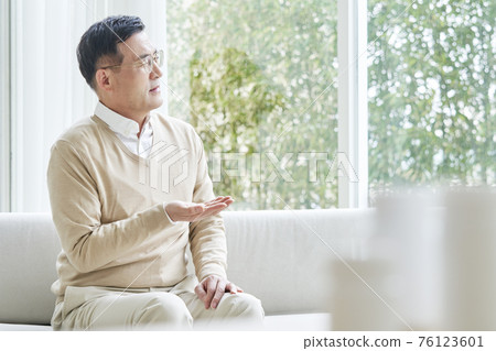 medicine, pain, medicine, middle age 76123601