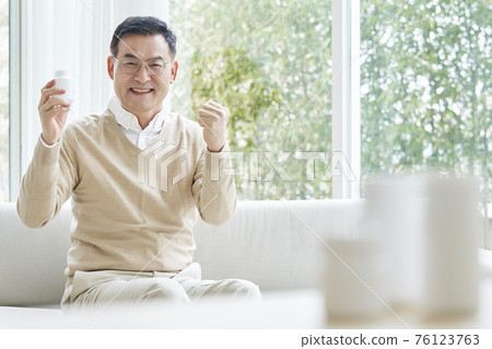 medicine,medicine,middle age medicine,medicine,middle age 76123763
