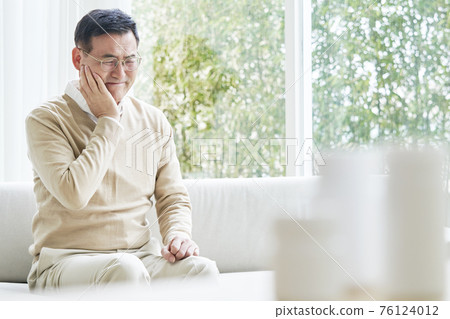 medicine, pain, medicine, middle age medicine, pain, medicine, middle age 76124012