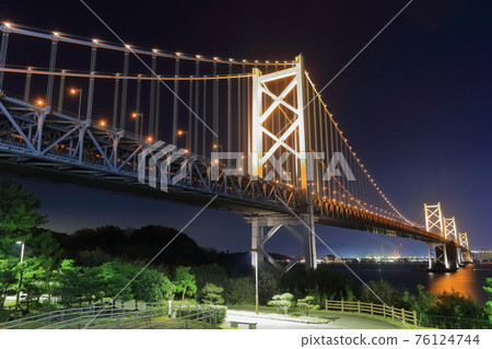 [香川縣] 南部的北邊山瀨戶大橋夜景（點亮） 76124744