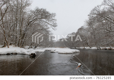 Kushiro River headwaters for canoeing 76125285