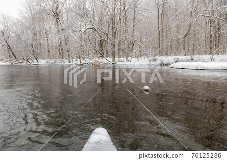Kushiro River headwaters for canoeing Kushiro River headwaters for canoeing 76125286
