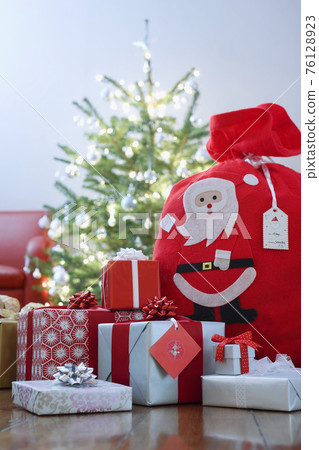 Christmas Presents 76128923