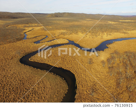 Aerial view / Autumn Kushiro Marsh (Tsurui Village, Hokkaido) Aerial view / Autumn Kushiro Marsh (Tsurui Village, Hokkaido) 76130915