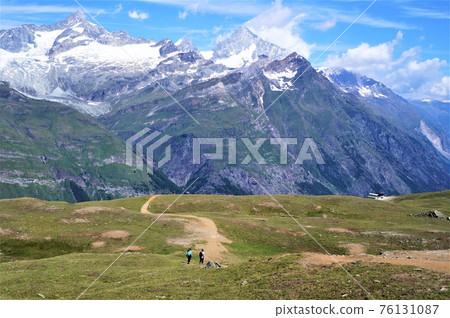 Riffelsee Hiking Trail [Switzerland/Zermatt] 76131087