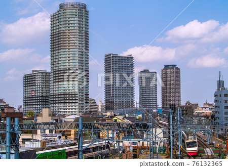 Tokyo cityscape in Japan with views of East Core Hikifune Nibankan 76132365