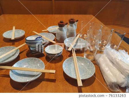 Izakaya setting 76133263