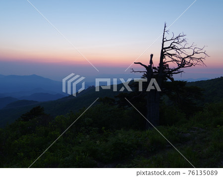 Gangwon-do. Hambaksan. Sunrise. Jumok. Ridge 76135089