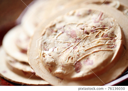 Tsugaru rice crackers Tsugaru rice crackers 76136030