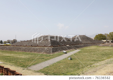 Hachimanzuka Kofun 76136582