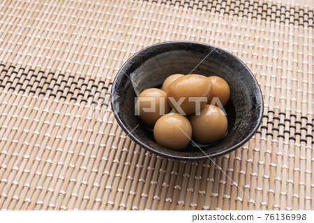 Quail eggs pickled in soy sauce Quail eggs pickled in soy sauce 76136998