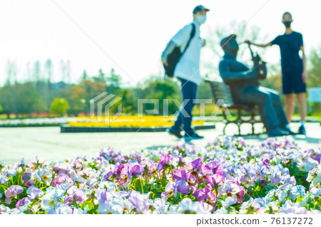 在公園玩 76137272