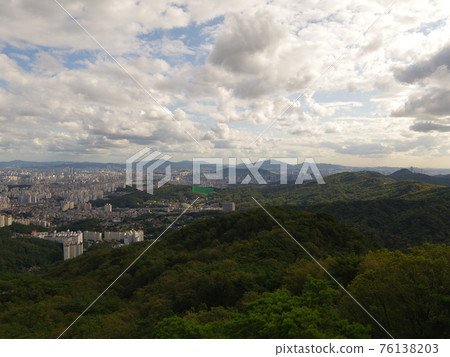 National Park. Bukhansan. Bul-amsan. Suraksan. City. Building National Park. Bukhansan. Bul-amsan. Suraksan. City. Building 76138203