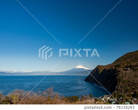 Mt. Fuji in winter, the view from Nishiizu over Suruga Bay, Ita coast Mt. Fuji in winter, the view from Nishiizu over Suruga Bay, Ita coast 76138265