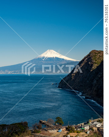 Mt. Fuji in winter, the view from Nishiizu over Suruga Bay, Ita coast 76138301