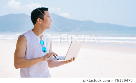 Man, sea, summer vacation 76139473