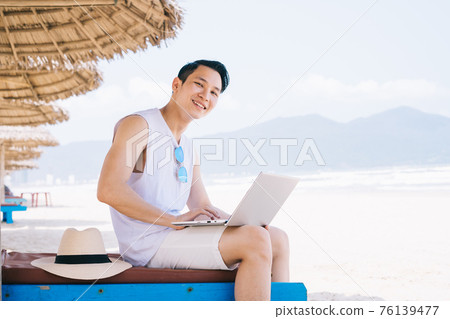 Man, sea, summer vacation 76139477