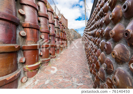 Tokoname Pottery Promenade Dokanzaka 76140450