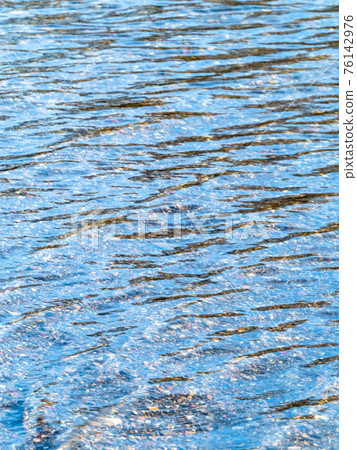 美麗的水面表達透明度 76142976