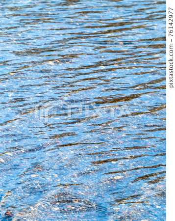 美麗的水面表達透明度 76142977