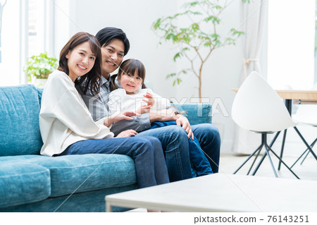 Family Family Parent-child lifestyle Good friends Family Family Parent-child lifestyle Good friends 76143251