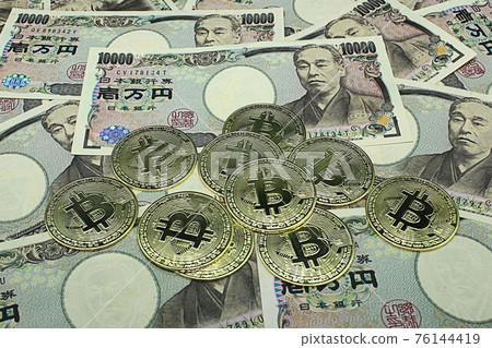 【虛擬貨幣、投資、金融、資產等文章縮略圖】比特幣和多萬日元鈔票 【虛擬貨幣、投資、金融、資產等文章縮略圖】比特幣和多萬日元鈔票 76144419
