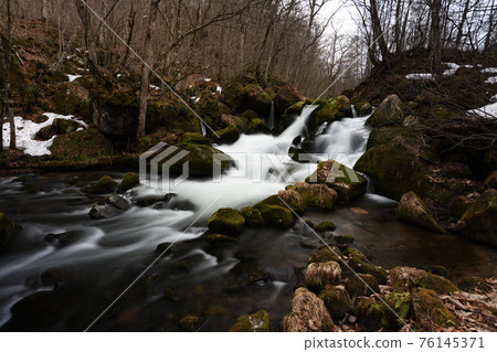 Oirase in early spring 76145371