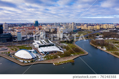 Central areas of Minsk on Svislach river 76148388